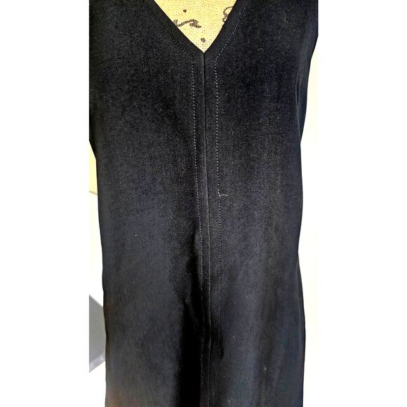 NWT Gap V Neck Sleeveless Black Mini  Dress w/ Pockets, Stitching details, Sz XS - Picture 3 of 10
